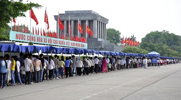 Tạm ngừng tổ chức lễ viếng Chủ tịch Hồ Chí Minh để tu bổ Lăng từ 2/6